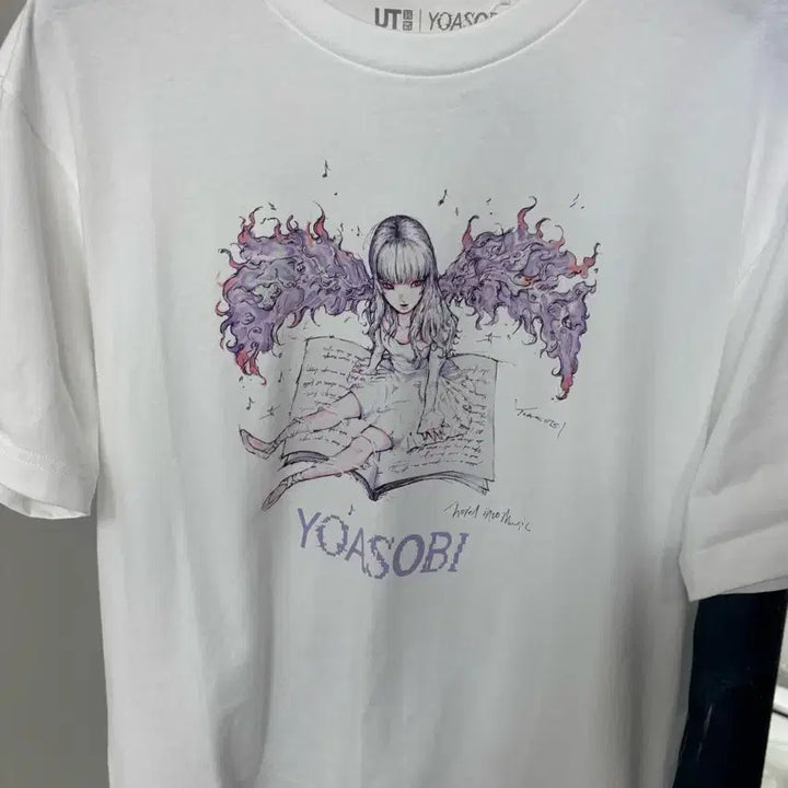 [BUNJANG] Uniqlo YOASOBI Collaboration Short Sleeve T-Shirt M / 유니클로 요아소비 콜라보 반팔 티셔츠 M