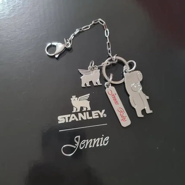 [BUNJANG] BLACKPINK Jennie Stanley Limited Edition Keychain / (한정판 새상품) 블랙핑크 제니 스탠리 키링