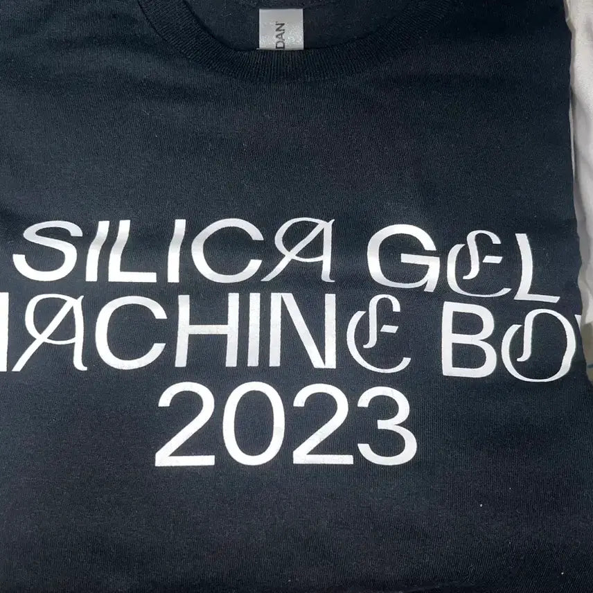 [BUNJANG] Silica Gel Machine Boy T-Shirt / 실리카겔 머신보이 티셔츠
