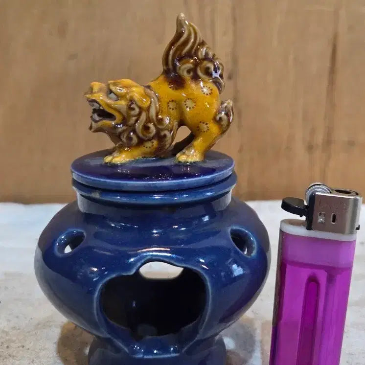 [BUNJANG] Perforated Porcelain Haechi Incense Burner / 투각 도자기 해태 향로