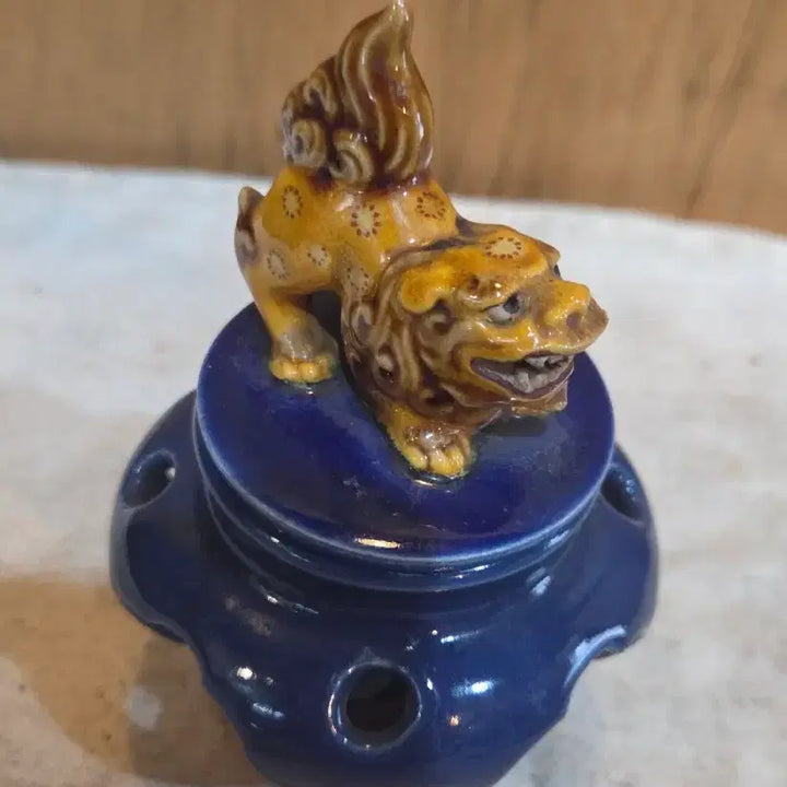 [BUNJANG] Perforated Porcelain Haechi Incense Burner / 투각 도자기 해태 향로