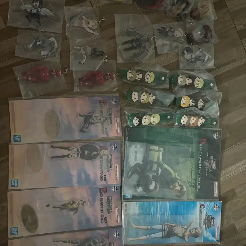 [BUNJANG] Attack on Titan Acrylic Stand Goods Set / 진격의 거인 아크릴 스탠드 굿즈 세트