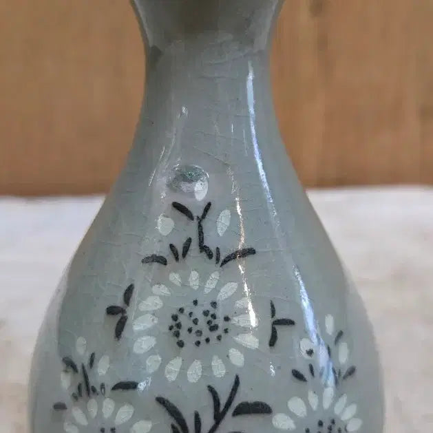 [BUNJANG] Celadon Chrysanthemum Inlaid Small Vase / 청자상감 도자기 국화문 소병