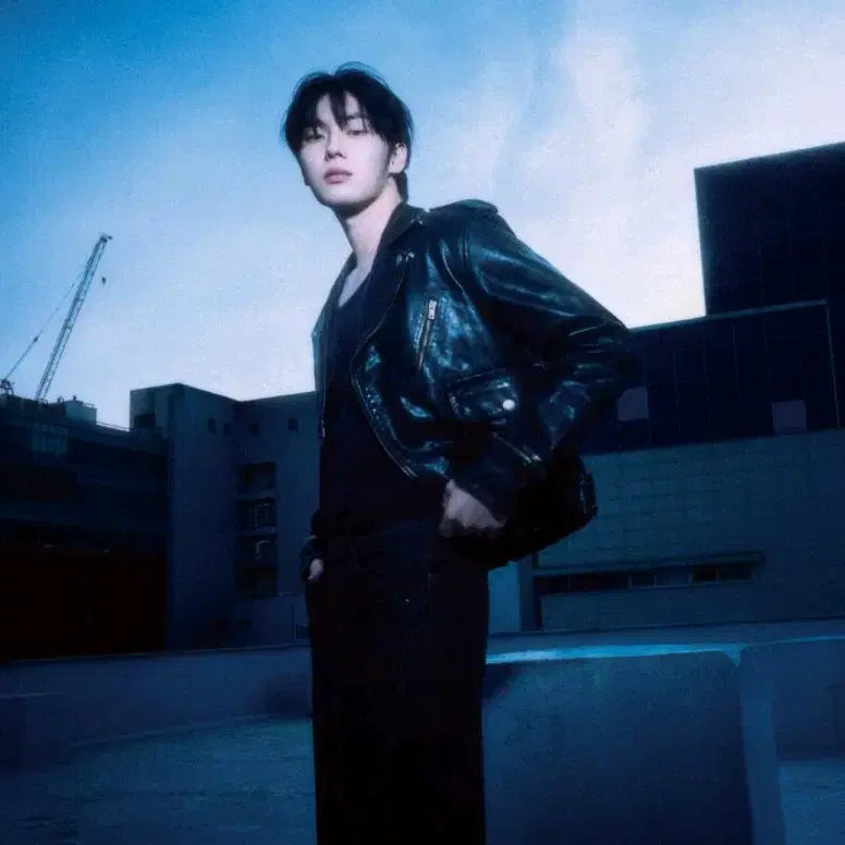 [BUNJANG] Marie Claire Magazine featuring Choi Hyun-wook (Inkigayo, Weak Hero, Twenty-Five Twenty-One) / (새상품)<맨 끝줄 소년>이 강,<약한 영웅>수호 최현욱님의 화보와 인터뷰가 실린 마리끌레르 잡지양도