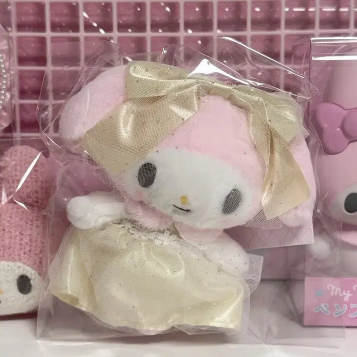 [BUNJANG] Sanrio My Melody Lady Mascot Keyring Yellow / 산리오 마이멜로디 레이디 마스코트 키링 옐로우 (1)