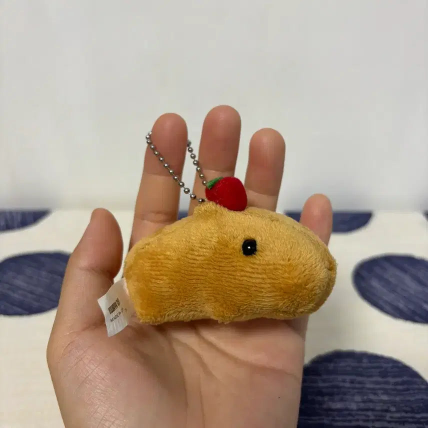[BUNJANG] Apple Capybara Wiggle Plush Toy / 사과 카피바라 덜덜이 인형
