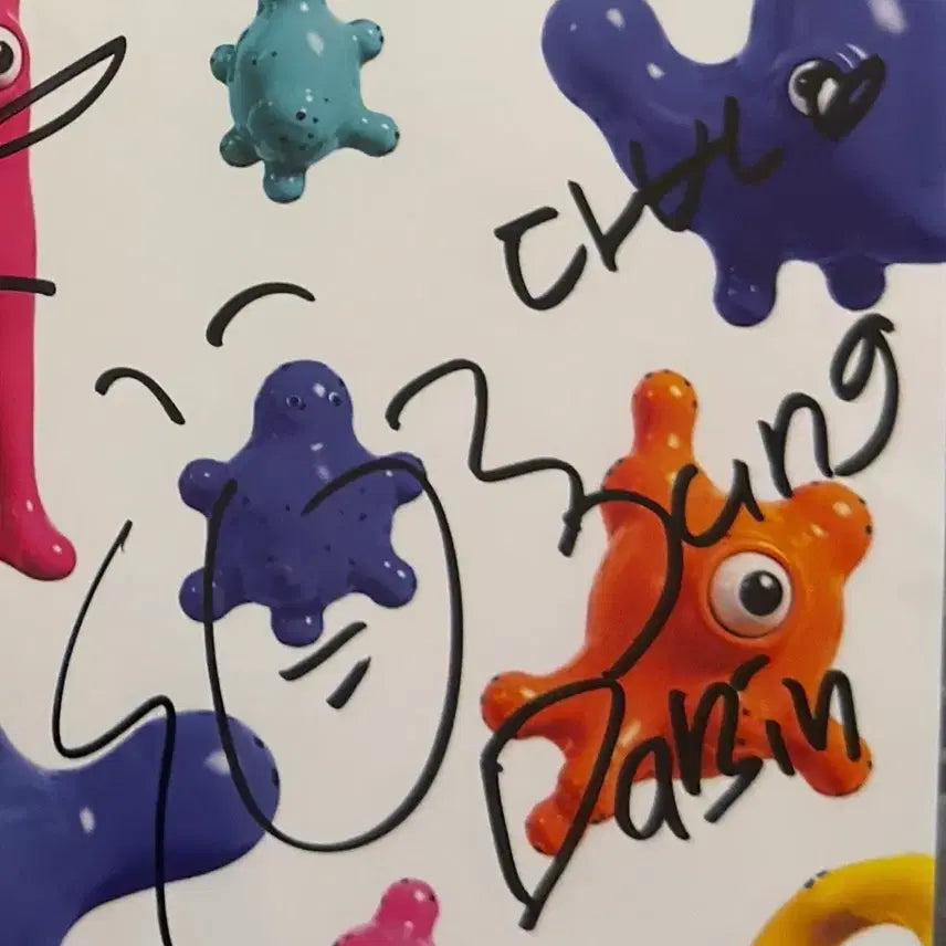 [BUNJANG] Signed Poster Featuring Jung Da-bin, Do Young-seo, Kang Chae-yun, and Kim Hye-young / 배우 정다빈, 도영서 외 친필 싸인 포스터 260829