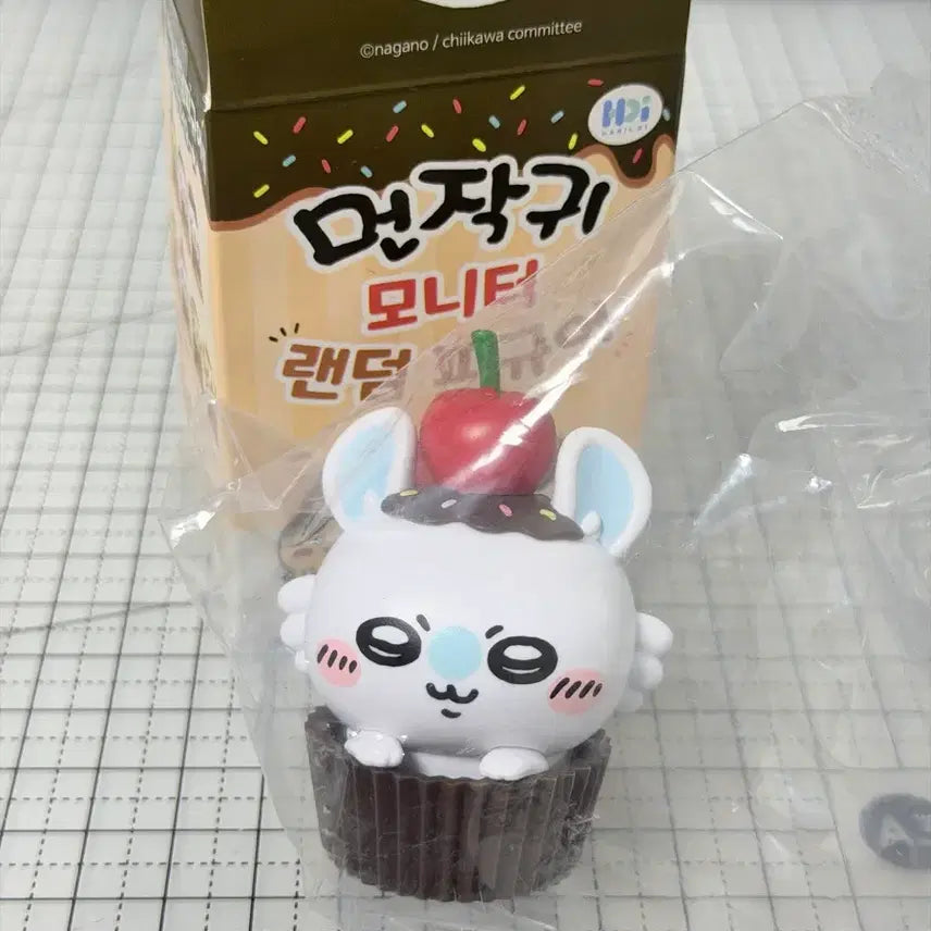 [BUNJANG] Chiikawa Momonga Monitor Random Figure / 먼작귀 치이카와 모몽가 미개봉 가챠..먼작귀 모니터 랜덤 피규어 모몽가