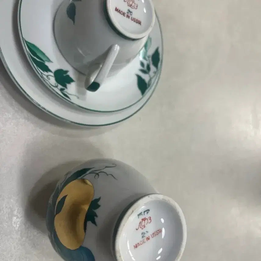[BUNJANG] 1983 USSR Ceramic Coffee Cup &amp; Vase Set / (정품)1983년 구소련 도자기 커피잔+화병 일괄