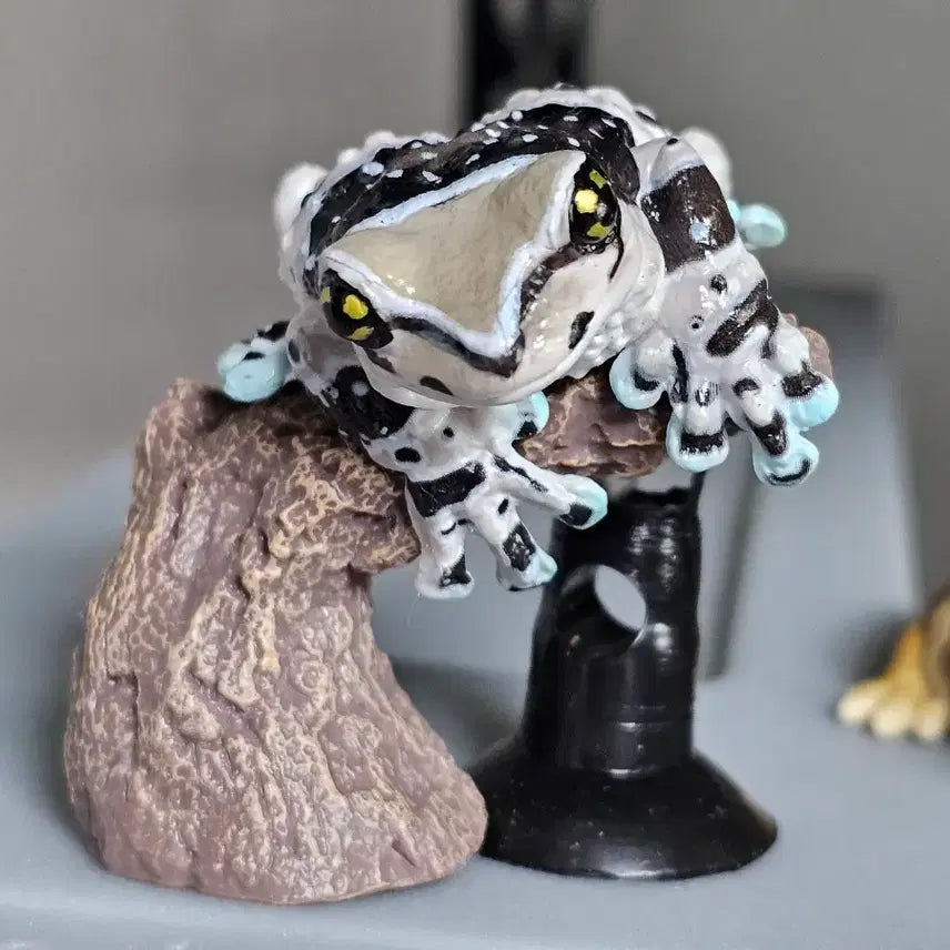 [BUNJANG] Amazon Milk Frog Figure / 아마존 밀크트리프로그 피규어
