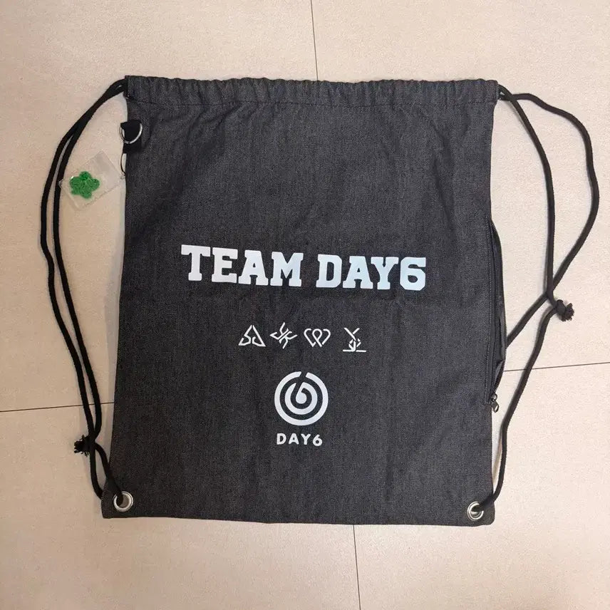 [BUNJANG] Day6 Concert Gym Sack String Bag Backpack / 데이식스 짐색 짐쌕 스트링백 짐섹 가방 백팩 에코백 팀데식 콘서트