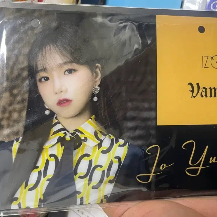 [BUNJANG] IZ*ONE Vampire YURI Nametag / 아이즈원 뱀파이어 조유리 네임플레이트