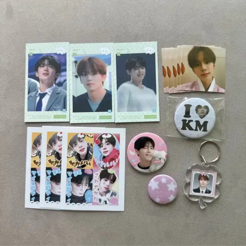 [BUNJANG] VERIVERY Kangmin Bundle Set Merchandise Pin Button Keyring Photocard Sticker / (일괄) 베리베리 강민 굿즈 비공굿 핀버튼 키링 포카 스티커 프리쿠라 유강민