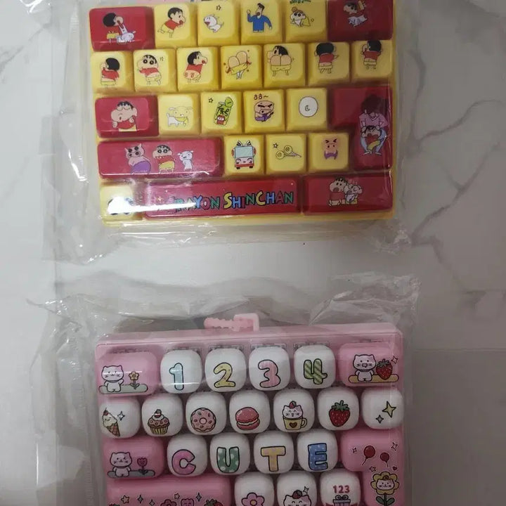 [BUNJANG] Crayon Shin-chan &amp; Kitty Cat Keycap Set / 짱구 키캡 / 키티 고양이 키캡
