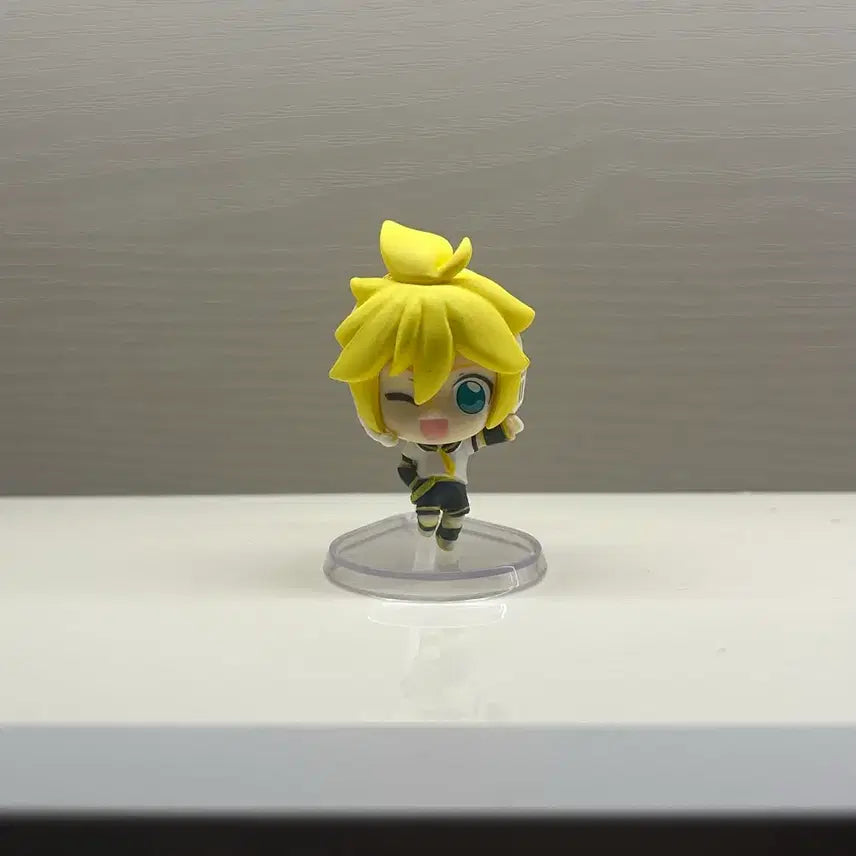 [BUNJANG] Vocaloid Kagamine Rin Figure / 보컬로이드 카가미네 린 피규어