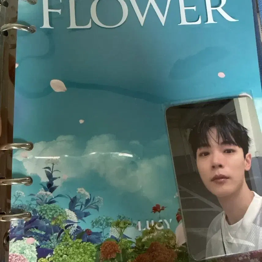 [BUNJANG] Lucy Flower Concert Photocard Binder / 루시 플라워콘 포카바인더 판매합니다