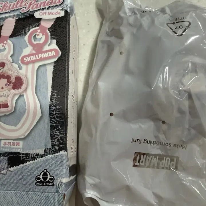 [BUNJANG] Pop Mart Skullpanda Off Series Phone Strap / 팝마트 스컬판다off시리즈 핸드폰 스트랩 Not now