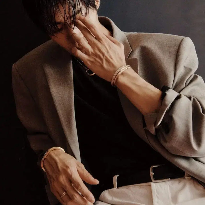[BUNJANG] Esquire Magazine October 2023 Issue featuring Choo Young Woo / (새상품)<중증외상센터><견우와 선녀> 추영우님 표지인 에스콰이어 잡지양도