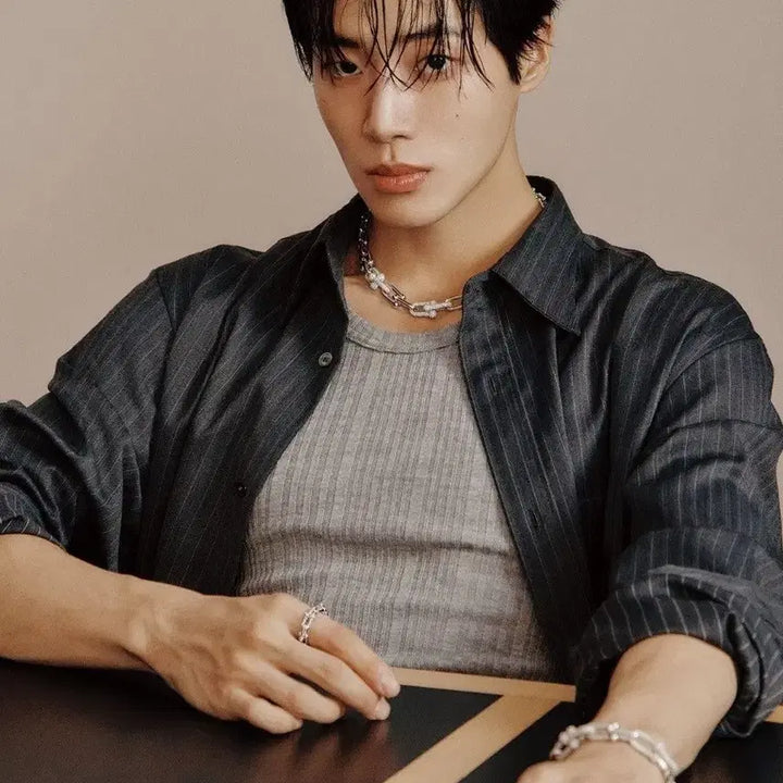 [BUNJANG] Esquire Magazine October 2023 Issue featuring Choo Young Woo / (새상품)<중증외상센터><견우와 선녀> 추영우님 표지인 에스콰이어 잡지양도
