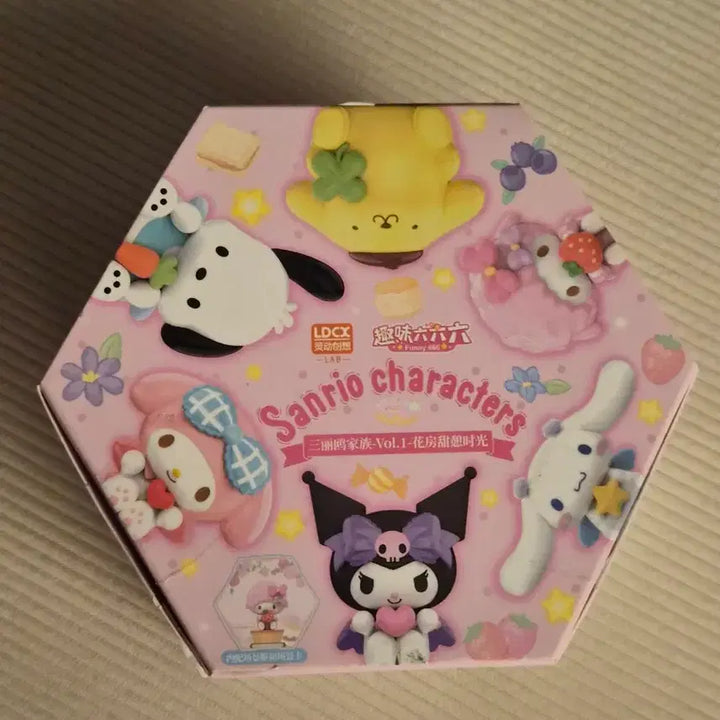 [BUNJANG] Sanrio Kuromi Hexagonal Figure (Sealed) / [미개봉] 산리오 랜덤 피규어 > 쿠로미 육각 피규어