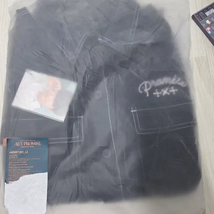 [BUNJANG] TXT Promise Jacket L (Includes all Vinyl Packaging Photocards) / 투모로우바이투게더Promise재킷 L(비닐포장 포카모두포함)