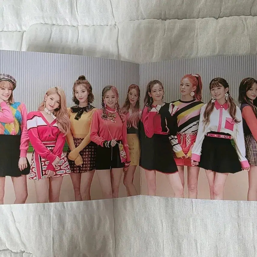 [BUNJANG] fromis_9 Love Bomb Group Photocard / 프로미스나인 럽밤 구성품