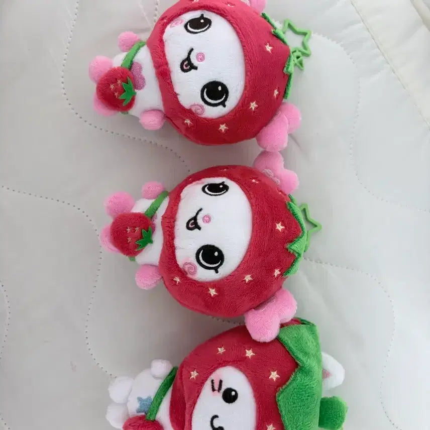 [BUNJANG] NCT WISH Strawberry Bakery Wishdoll Keychain / 엔시티 위시 딸기 베이커리 딸기 위시돌 인형 키링