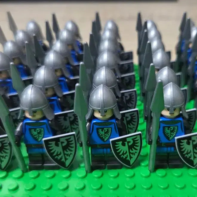 [BUNJANG] LEGO Castle Falcon Soldiers 30-Figure Bundle Set / 레고 캐슬 팔콘 보병 30기 일괄