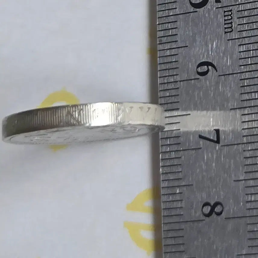 [BUNJANG] 1983 Queen Elizabeth II Silver Coin / 1983년 엘리자베스 2세 영국 은화