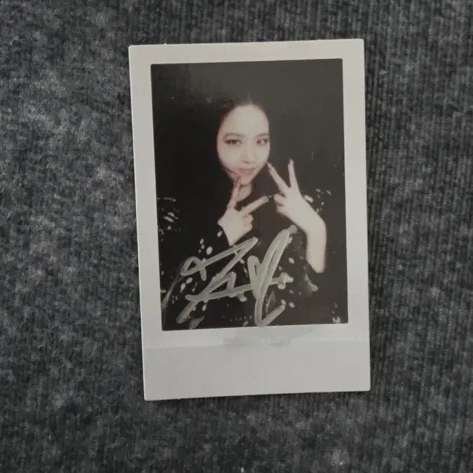 [BUNJANG] BLACKPINK JISOO Autographed Polaroid / 블랙핑크 지수 친필 싸인 폴라로이드 BLACKPINK JISOO
