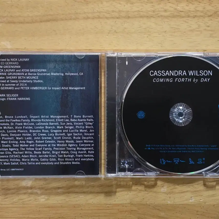 [BUNJANG] Cassandra Wilson - Coming Forth By Day (US Edition) CD / CD 음반 Cassandra Wilson 카산드라 윌슨 - Coming Forth By Day 미국반