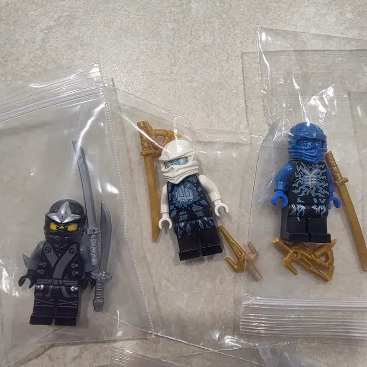 [BUNJANG] LEGO Ninjago Minifigures &amp; Spinjitzu Tops Bundle Set / 레고 닌자고 미피 + 스핀짓주 팽이 일괄 판매