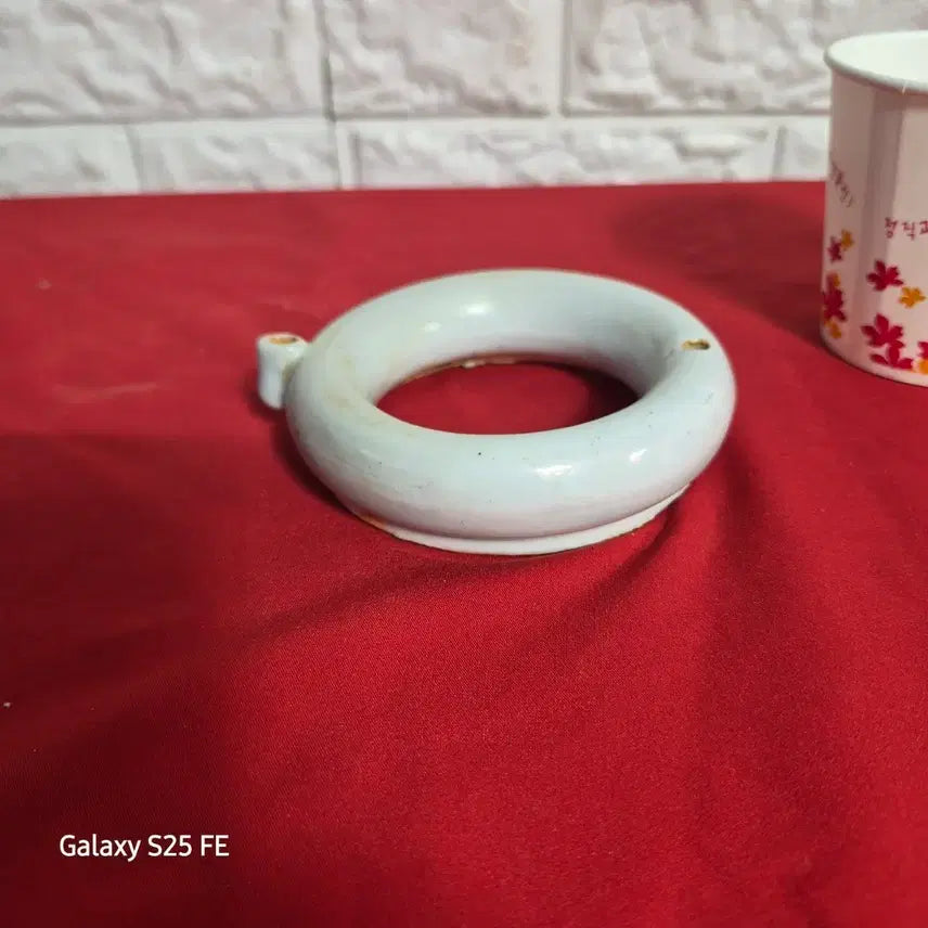 [BUNJANG] White Porcelain Coiled Inkstone / 백자 고리형 연적