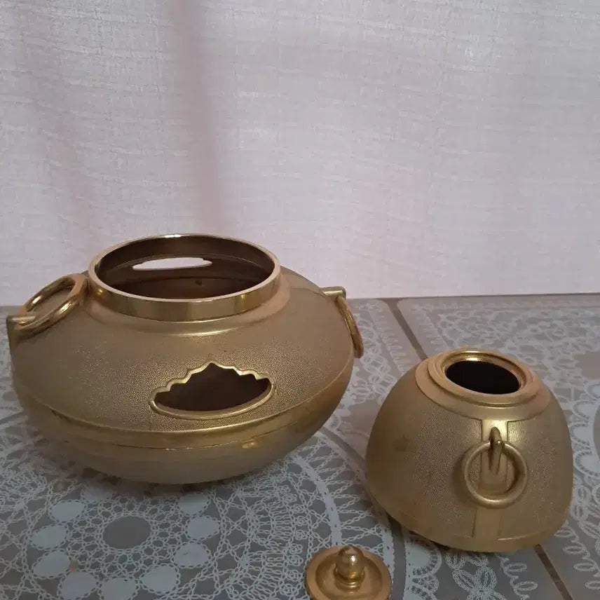 [BUNJANG] Gilt-Decorated Tea Cauldron (Kamadashi) / 금장 다도 차 가마솥