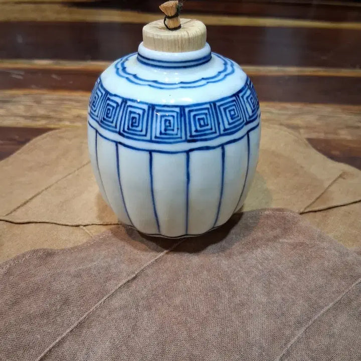 [BUNJANG] Antique White Porcelain (Melon Shape) Tea Caddy / 골동 청화백자(참외형)차호