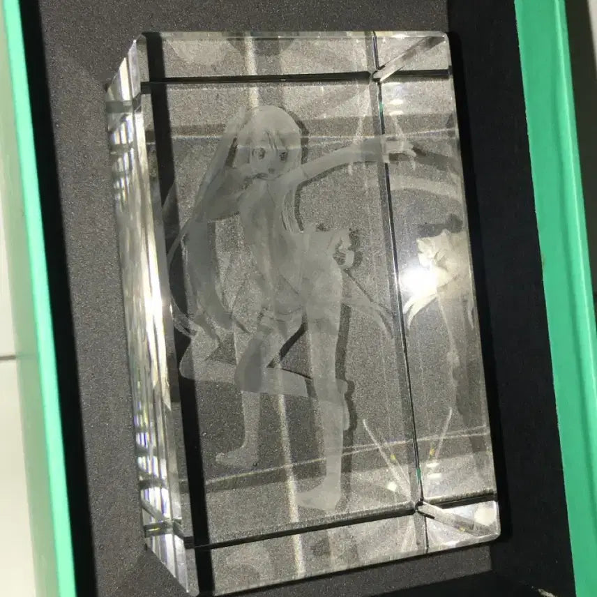 [BUNJANG] Hatsune Miku 3D Crystal Object Laser Engraved Figure / 하츠네 미쿠 3D 크리스탈 오브젝트 레이저 각인 조형물