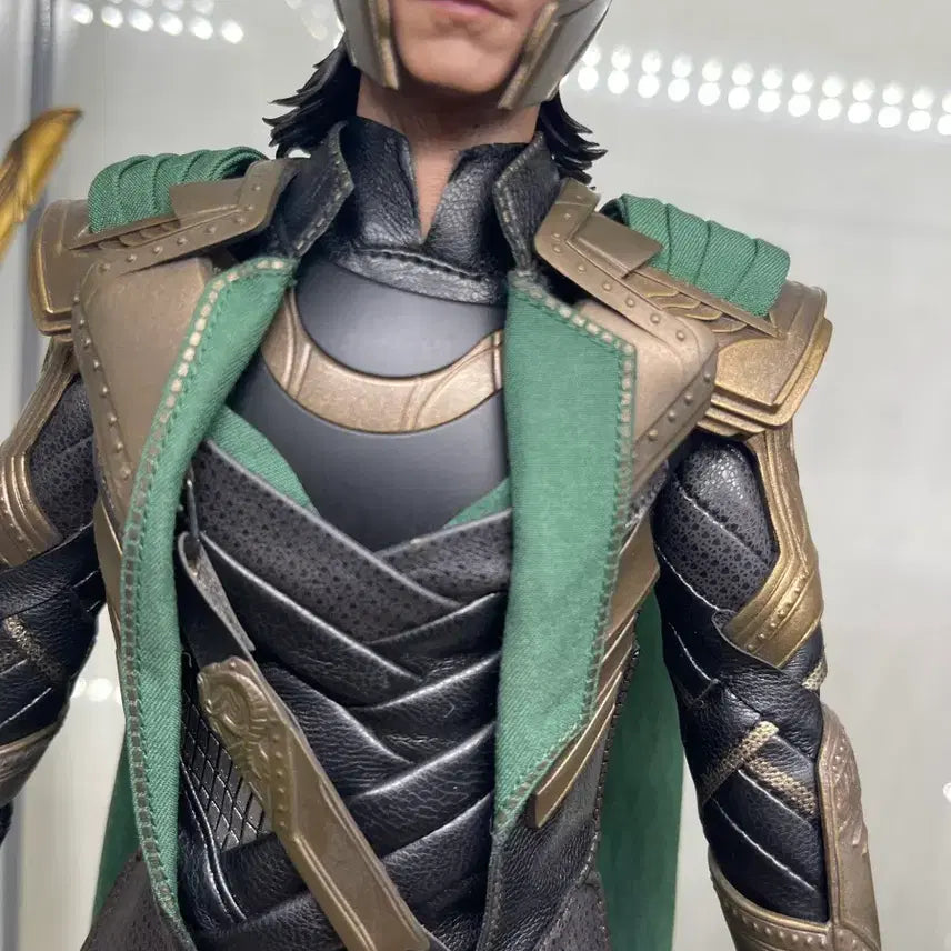 [BUNJANG] Hot Toys Loki Endgame Figure / 핫토이 로키 엔드게임