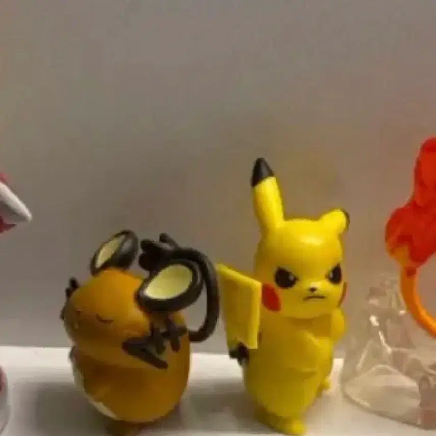 [BUNJANG] Pokemon Pikachu &amp; Dedenne Gacha Figure Set / 포켓몬 피규어 가챠 피카츄와 데덴네
