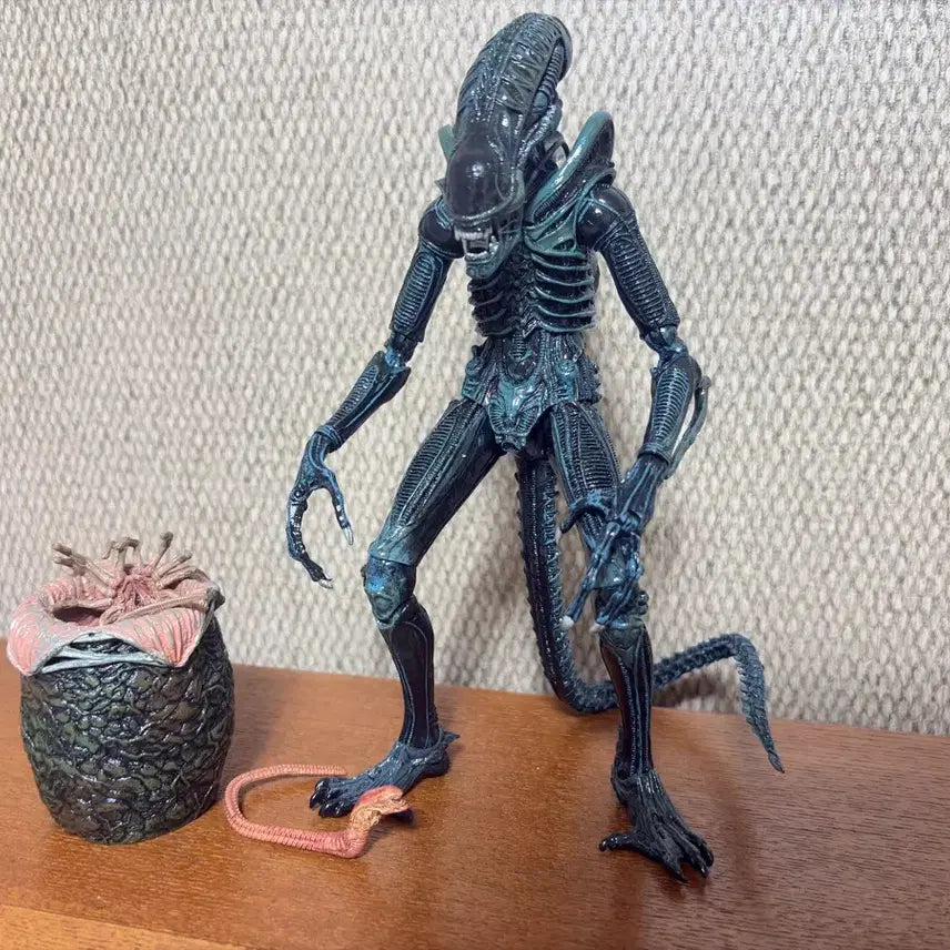 [BUNJANG] NECA Ultimate Warrior Alien Blue Version / 네카 얼티밋 워리어 에일리언 블루버전