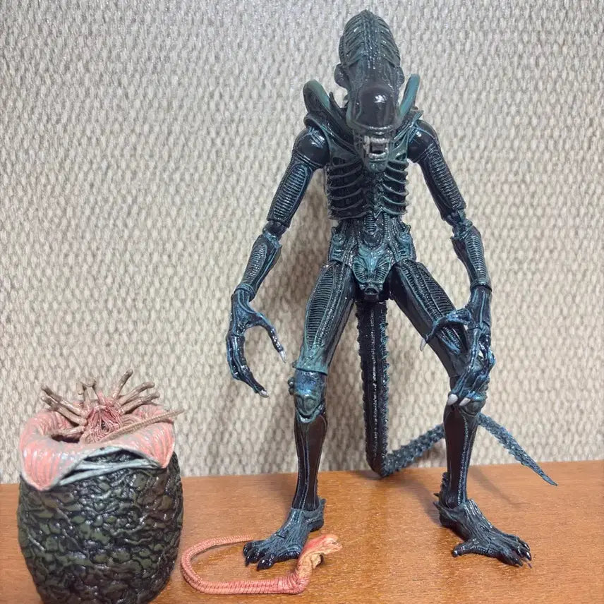 [BUNJANG] NECA Ultimate Warrior Alien Blue Version / 네카 얼티밋 워리어 에일리언 블루버전