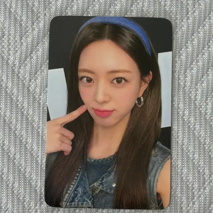 [BUNJANG] ITZY Yuna TUNNEL VISION Lucky Draw Photocard / ITZY 유나 TUNNEL VISION 영통 팬싸 특전 포카