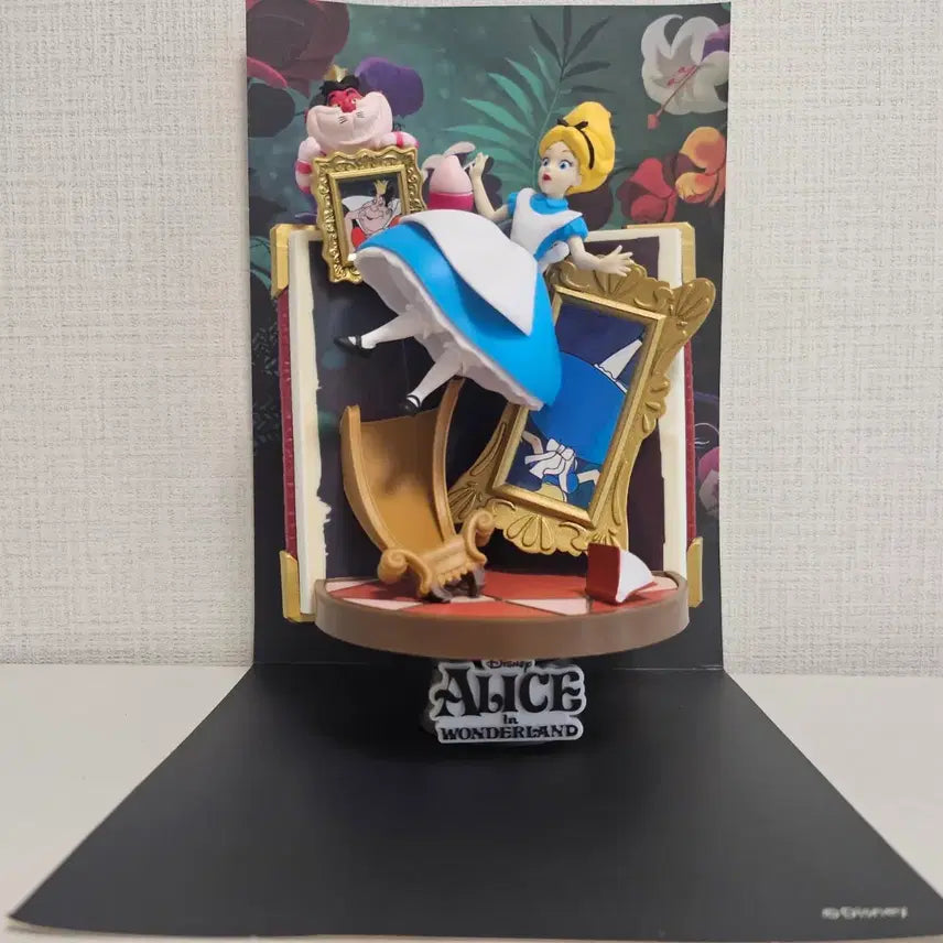 [BUNJANG] Disney Beast Kingdom Storybook Alice Figure / 디즈니 비스트킹덤 스토리북 앨리스 판매합니다