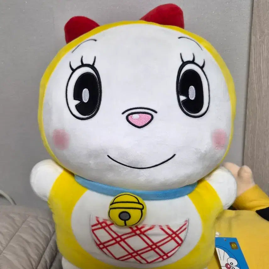 [BUNJANG] Doraemon Dorami Large Plush Cushion / 도라에몽) 빅도라미 애착쿠션 모찌인형