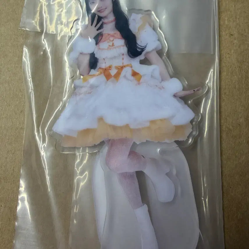 [BUNJANG] Kawamoto Emiru Ichiban Kuji Acrylic Stand / 카와모토 에미루 이치방쿠지 아크스타