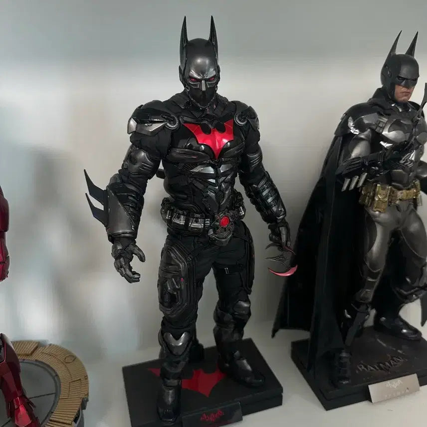 [BUNJANG] Hot Toys Arkham Knight Beyond Batman Figure / 핫토이 아캄나이트 비욘드 배트맨