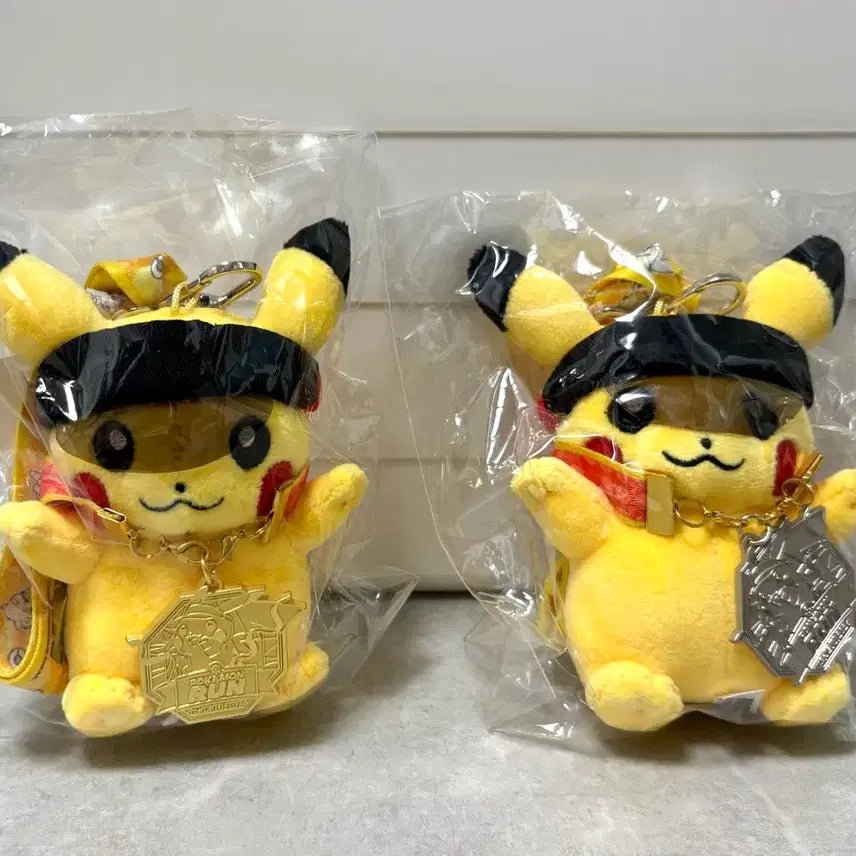 [BUNJANG] Pokemon Run Jeju Gold Medal Silver Medal Pikachu Doll Bundle Set / 포켓몬런 제주 금메달 은메달 피카츄 인형 일괄