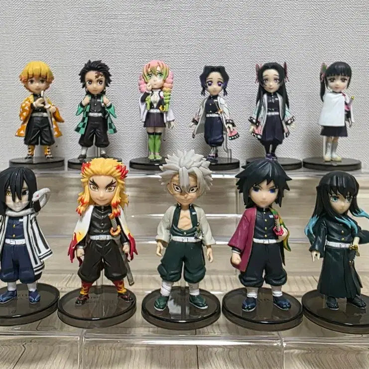 [BUNJANG] Demon Slayer World Collectable Figure Set (13 Types) / 귀멸의칼날 월드콜렉터블 월콜 13종 일괄 (기유, 사네미, 무이치로 등)