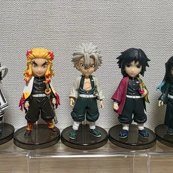 [BUNJANG] Demon Slayer World Collectable Figure Set (13 Types) / 귀멸의칼날 월드콜렉터블 월콜 13종 일괄 (기유, 사네미, 무이치로 등)
