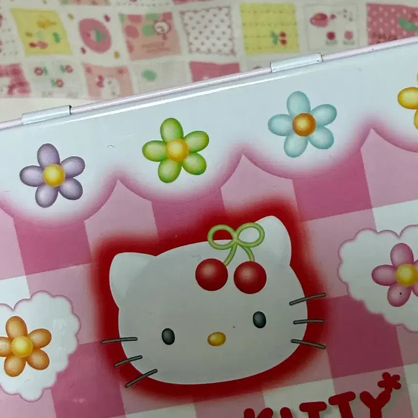 [BUNJANG] Vintage Kitty Cherry Tin Case / 특가)고전키티 체리틴케이스