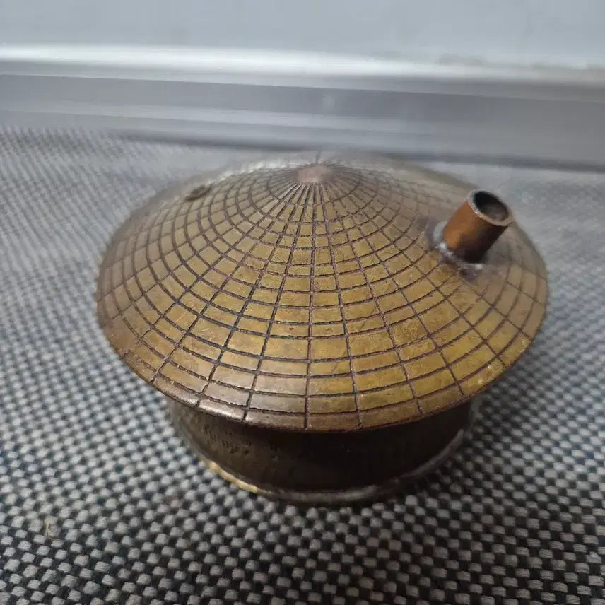 [BUNJANG] Mongolian Ger-Shaped Inkstone (Brass) / 몽골텐트집모양연적(동)